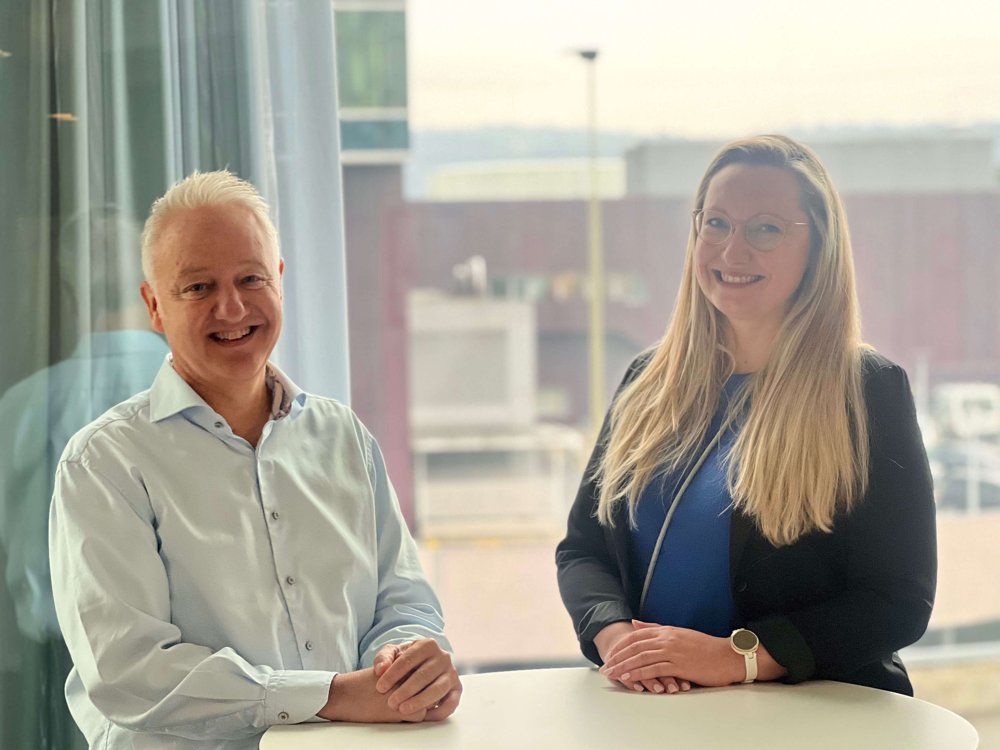 Daniel Eugster, CEO CAP und Anna Merz, Teamleiterin Kundenrechtsdienst CAP